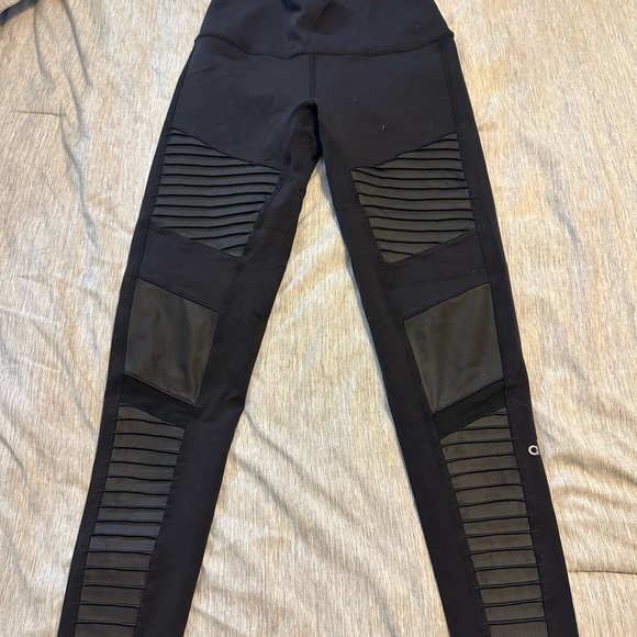 ALO Yoga Pants - ALO Black Leggings